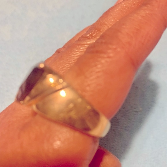 Beautiful solid 14k gold with natural Amethyst and diamond ring